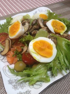 ★深夜ご飯★卵とスモークサーモンのサラダ-レシピのメイン写真