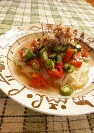 ひんやり♥トマトとオクラと鮭缶の冷麺-レシピのメイン写真