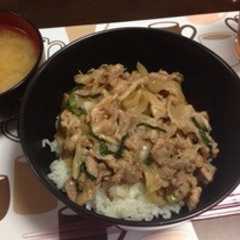 รูปของ タモリさんの生姜焼きレシピで豚丼