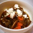 関東風 しょうゆベースの牛すじ煮込み