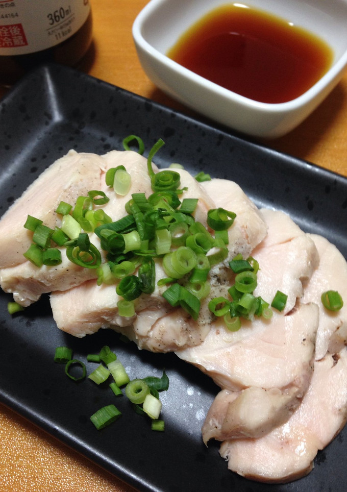 ダイエットに☆炊飯器で簡単しっとり蒸し鶏-レシピのメイン写真