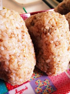 おかかととろけるチーズおにぎり♪-レシピのメイン写真