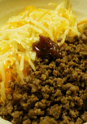 2色☆★ビビンバそぼろ丼-レシピのメイン写真