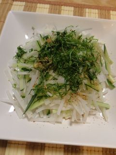 金ごまと大葉で!香味大根サラダ-レシピのメイン写真