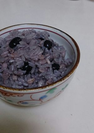 活力なべでもっちもち♪毎日の黒豆麦ごはん-レシピのメイン写真