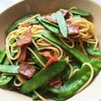 簡単!絹さやとベーコンのポン酢パスタ