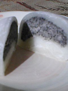 黒胡麻入りアンコの大福-レシピのメイン写真