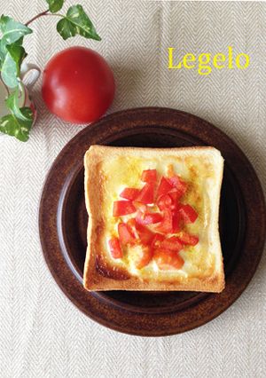 朝食に♪トマト＆マヨ＆カレー味のトースト-レシピのメイン写真
