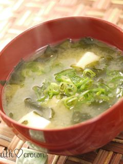 わかめと豆腐の味噌汁〜定食屋の味〜-レシピのメイン写真