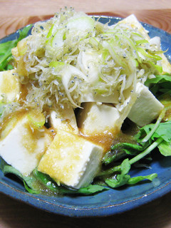 豆腐と揚げじゃこサラダ-レシピのメイン写真