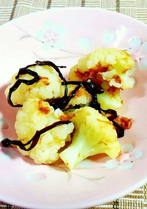 簡単☆カリフラワーの鰹塩昆布あえ♪-レシピのメイン写真
