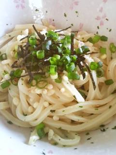 おにぎり用ふりかけで混ぜうどん-レシピのメイン写真