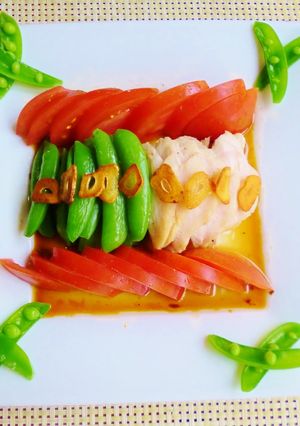 スナップエンドウと蒸し鶏のにんにくソース-レシピのメイン写真
