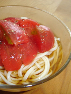 ひんやりトマトの蜂蜜マリネ乗せそうめん-レシピのメイン写真