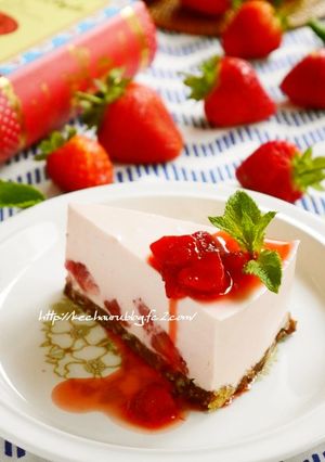 苺たっぷり♡ストロベリーレアチーズケーキ-レシピのメイン写真