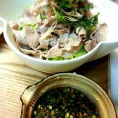 รูปของ 豚しゃぶサラダ　香味野菜たっぷり