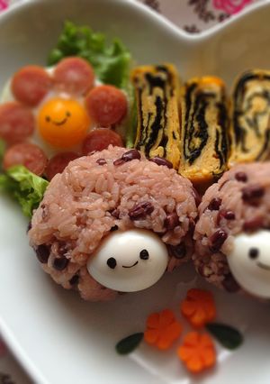 赤飯で＊キャラ弁おにぎり-レシピのメイン写真
