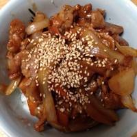 基本からアレンジまで！思わずつくりたくなる「豚肉 蒲焼」の