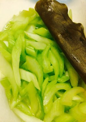 とっても簡単！セロリの漬け物-レシピのメイン写真