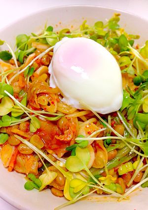 簡単美味い納豆温玉キムチパスタ♡-レシピのメイン写真