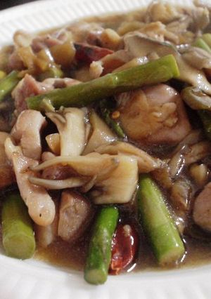 (∵)屋：鶏とアスパラのザー菜醤油炒め-レシピのメイン写真