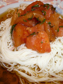 今日のおそうめん:トマトサラダのせ-レシピのメイン写真