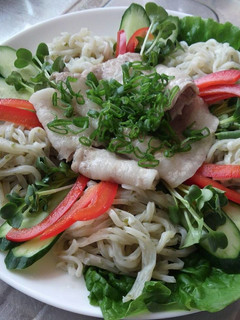 ゆっこちゃんのしゃぶ肉わかめうどん-レシピのメイン写真