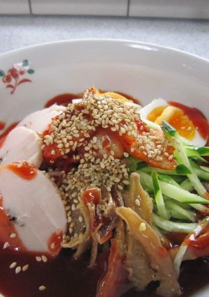 たっぷり鳥ハムのせピビン麺-レシピのメイン写真