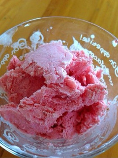 イチゴのアイスクリーム♪-レシピのメイン写真