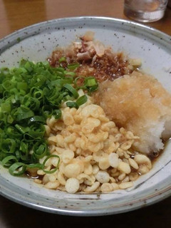 クゴちゃんの釜玉風わかめうどん-レシピのメイン写真