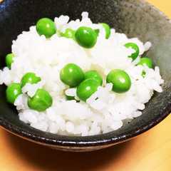 ふっくら色鮮やか♪グリーンピースで豆ご飯-レシピのメイン写真