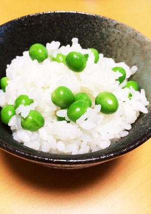 ふっくら色鮮やか♪グリーンピースで豆ご飯-レシピのメイン写真