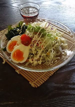 ウメちゃんのサラダわかめうどん-レシピのメイン写真