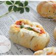 全粒粉入り☆黒ごまウインナーパン