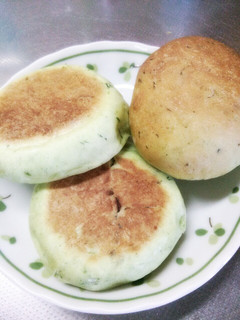 生よもぎあんぱん♪-レシピのメイン写真