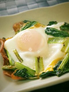 小松菜チーズの巣ごもり目玉焼き-レシピのメイン写真