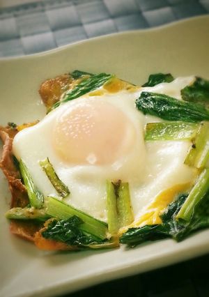 小松菜チーズの巣ごもり目玉焼き-レシピのメイン写真