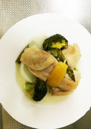 STAUBで簡単☆鶏肉蒸し料理-レシピのメイン写真