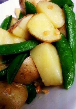 新じゃがとスナップえんどうのにんにく炒め-レシピのメイン写真