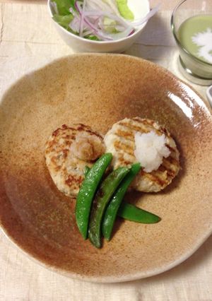 れんこんシャキシャキ♪鶏バーグ-レシピのメイン写真