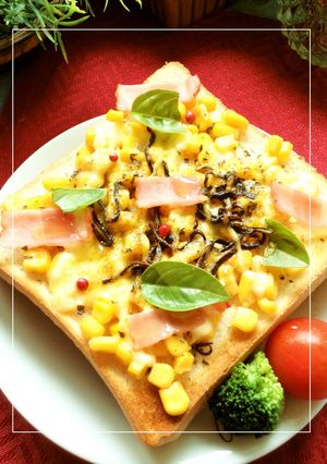 バジル香る✿コーンの塩昆布トースト-レシピのメイン写真
