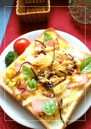 バジル香る✿コーンの塩昆布カレートースト-レシピのメイン写真