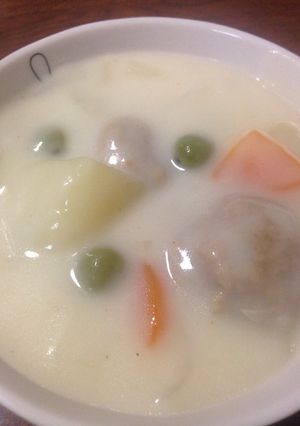 簡単☆肉団子クリームシチュー-レシピのメイン写真