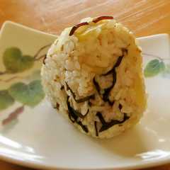 รูปของ 昆布たくあん☆おにぎり