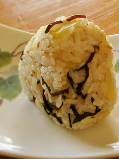 昆布たくあん☆おにぎり-レシピのメイン写真