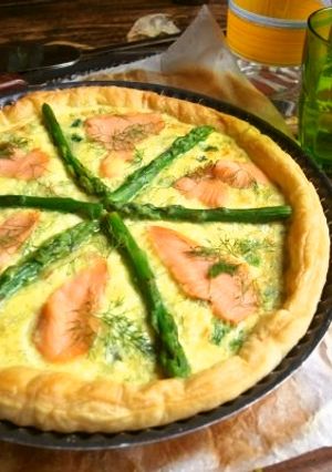 アスパラとサーモンとディルのキッシュ-レシピのメイン写真