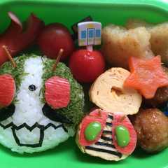 รูปของ キャラ弁★仮面ライダー1号＆V3