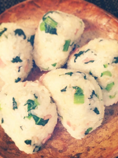 ごま油が美味しい小松菜ベーコンおにぎり-レシピのメイン写真