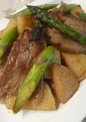 新じゃがとアスパラの豚ばら大蒜醤油炒め♪-レシピのメイン写真