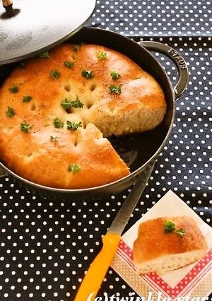ストウブで♪フォカッチャ-レシピのメイン写真